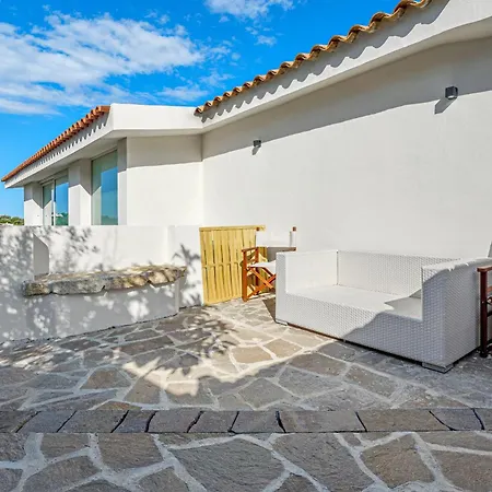La Maddalena 8&1, Vasilius Vila Porto Cervo