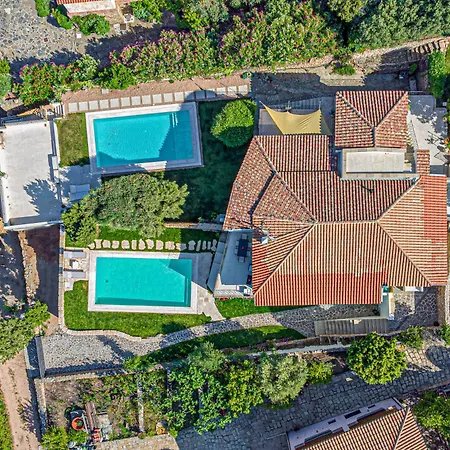 La Maddalena 8&1, Vasilius Vila Porto Cervo
