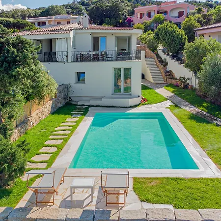 La Maddalena 8&1, Vasilius * 切尔沃港