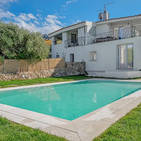 别墅 La Maddalena 8&1, Vasilius