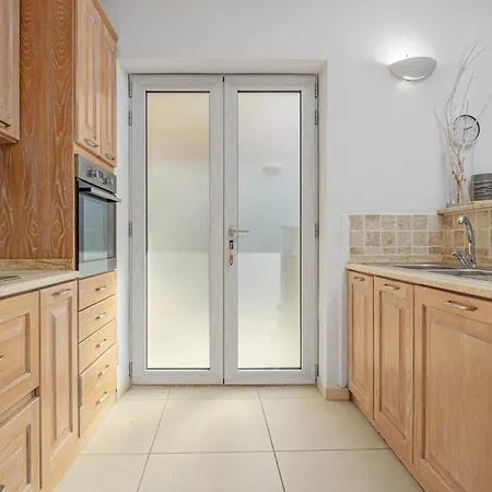 La Maddalena 8&1, Vasilius 别墅 切尔沃港