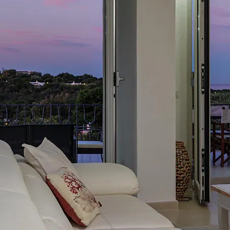 La Maddalena 8&1, Vasilius Villa *