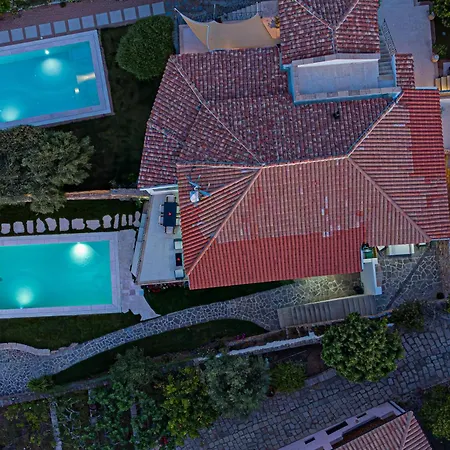 La Maddalena 8&1, Vasilius Villa